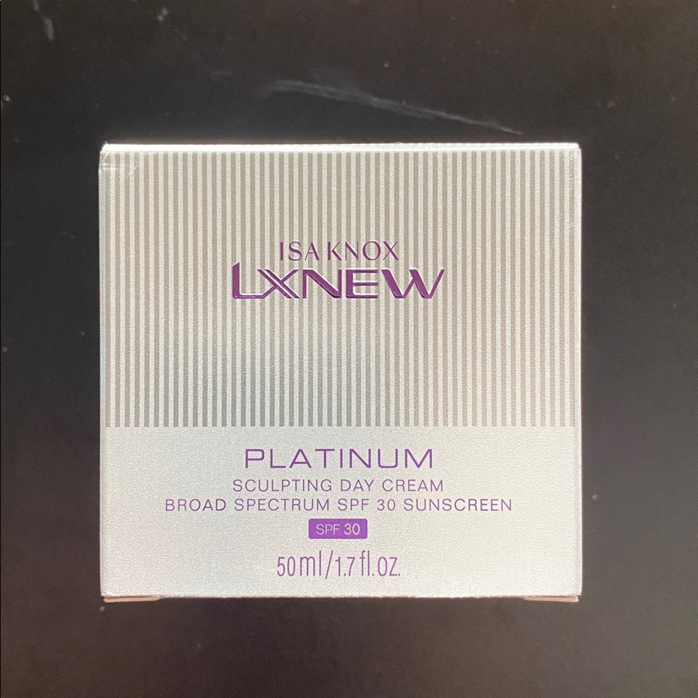 Avon Anew Platinum Day Cream SPF 30 - Picture 2 of 3